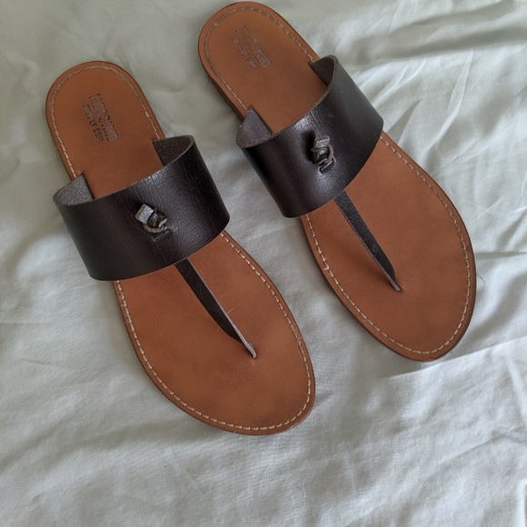 Mossimo Supply Co. Shoes - Mossimo Thong Sandal Mossimo Supply Co. Shoes - Mossimo Thong Sandal